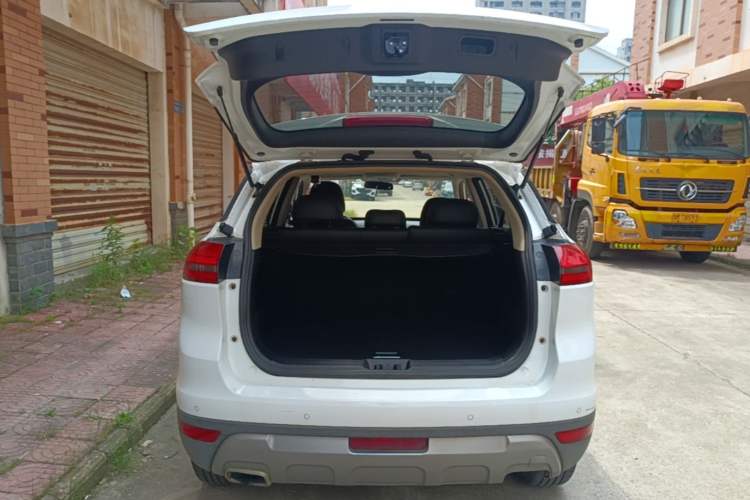 Used Geely Auto Emgrand X7 Sport 2016 1.8TD Automatic Smart Connectivity Version Trunk
