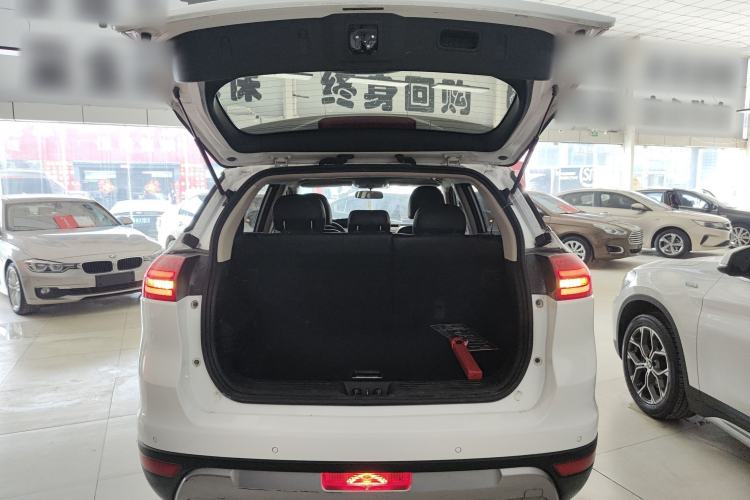 Used Geely Auto Emgrand X7 Sport 2016 1.8TD Automatic ZhiShang Model Trunk