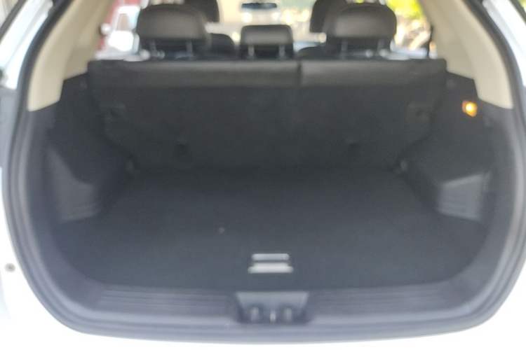 Used Geely Auto Emgrand X7 Sport 2016 2.0L Manual ZhiShang Version Trunk