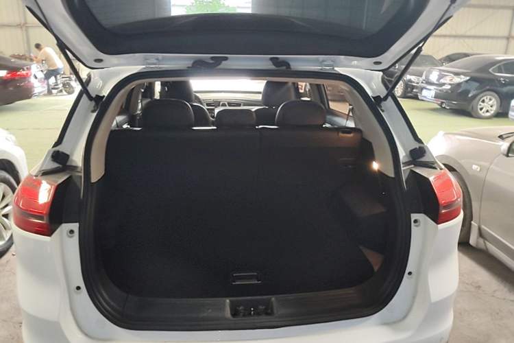 Used Geely Auto Emgrand X7 Sport 2016 1.8TD Automatic ZhiShang Model Trunk