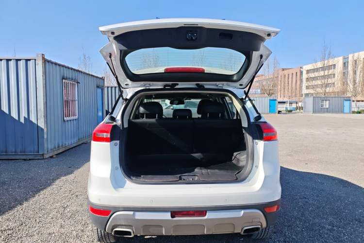 Used Geely Auto Emgrand X7 Sport 2016 1.8TD Automatic Smart Model Trunk