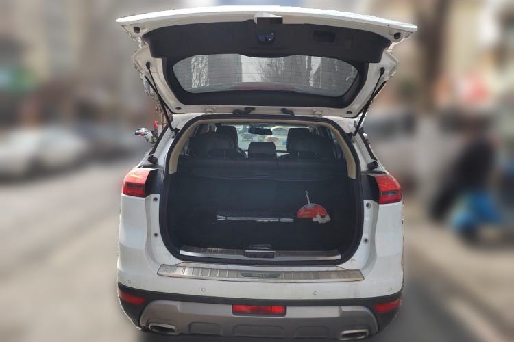 Used Geely Auto Emgrand X7 Sport 2016 2.0L Manual Smart Connect Version Trunk