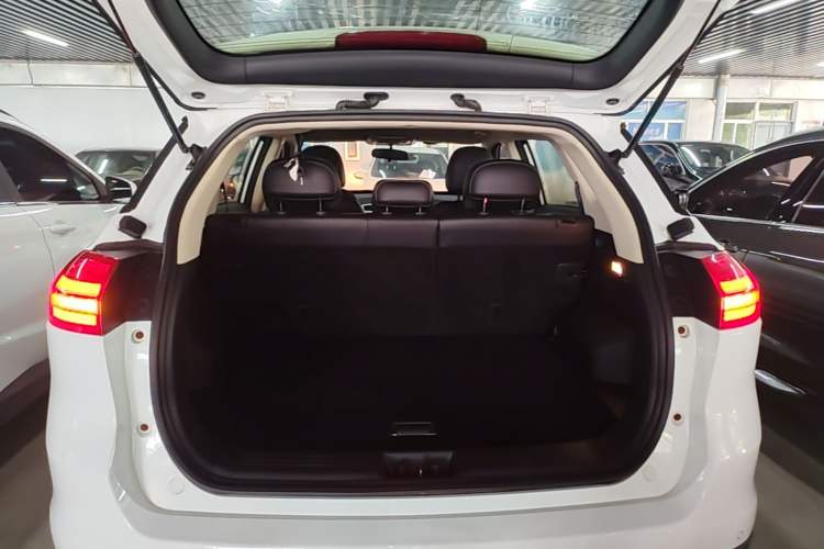 Used Geely Auto Emgrand X7 Sport 2016 2.0L Manual ZhiShang Version Trunk