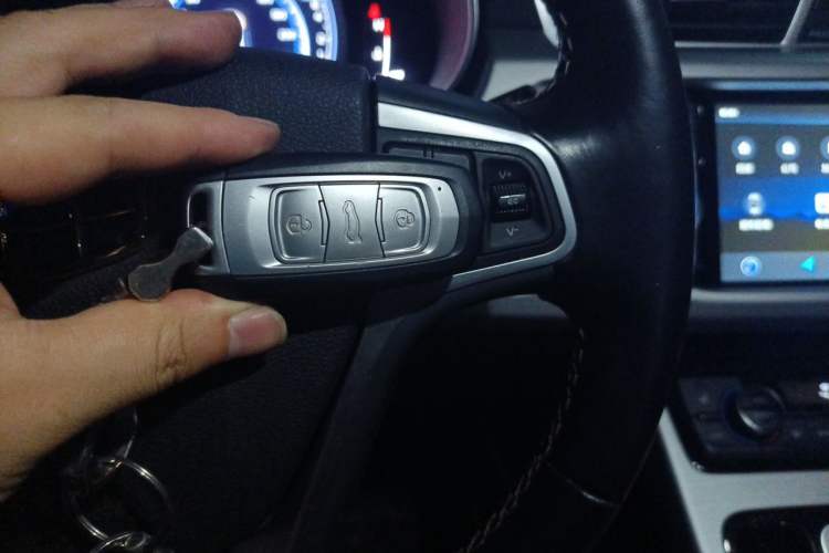 Used Geely Auto Emgrand X7 Sport 2016 1.8TD Automatic ZhiZun Version Vehicle Key