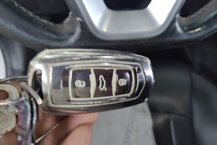 Used Geely Auto Emgrand X7 Sport 2016 1.8TD Automatic ZhiShang Model Vehicle Key