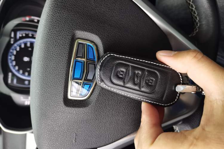 Used Geely Auto Emgrand X7 Sport 2016 1.8TD Automatic All-Wheel Drive Smart Version Vehicle Key