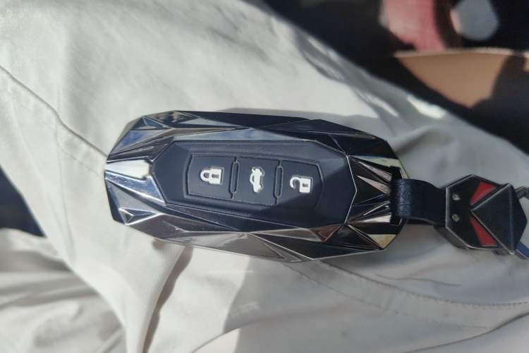 Used Geely Auto Emgrand X7 Sport 2016 1.8TD Automatic All-Wheel-Drive ZhiZun Edition Vehicle Key