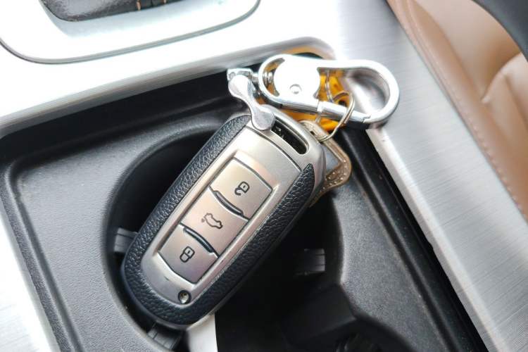 Used Geely Auto Emgrand X7 Sport 2016 1.8TD Automatic ZhiZun Version Vehicle Key