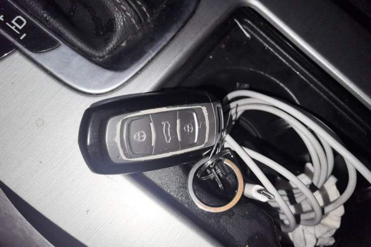 Used Geely Auto Emgrand X7 Sport 2016 1.8TD Automatic Smart Connectivity Version Vehicle Key