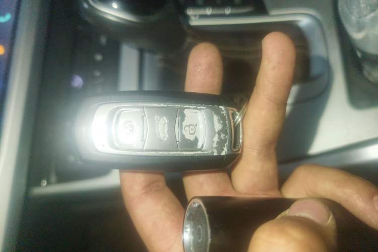 Used Geely Auto Emgrand X7 Sport 2016 1.8TD Automatic All-Wheel-Drive ZhiZun Edition Vehicle Key