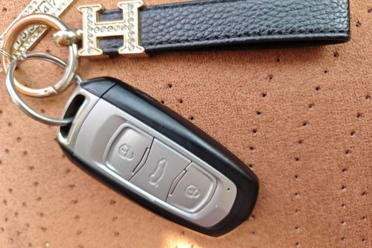 Used Geely Auto Emgrand X7 Sport 2016 1.8TD Automatic All-Wheel-Drive ZhiZun Edition Vehicle Key