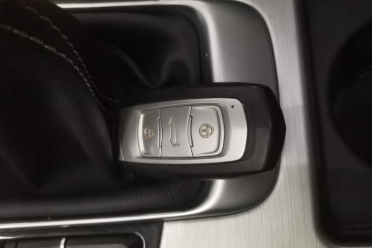 Used Geely Auto Emgrand X7 Sport 2016 2.0L Manual ZhiShang Version Vehicle Key