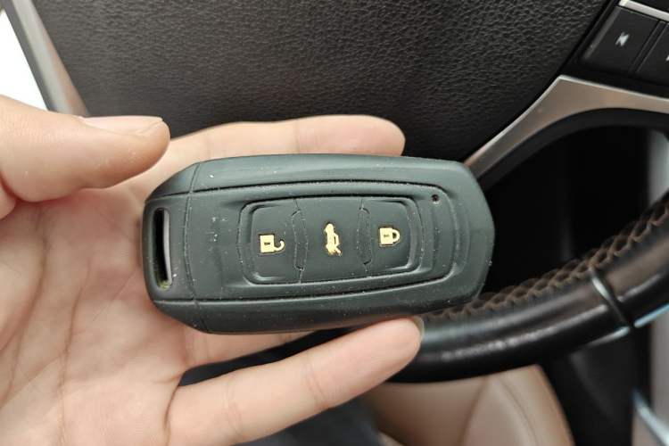 Used Geely Auto Emgrand X7 Sport 2016 1.8TD Automatic All-Wheel Drive Smart Version Vehicle Key