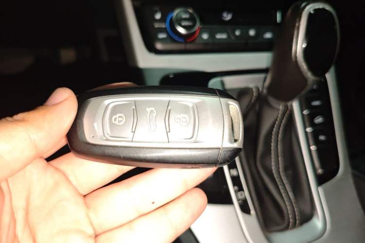 Used Geely Auto Emgrand X7 Sport 2016 1.8TD Automatic Smart Model Vehicle Key