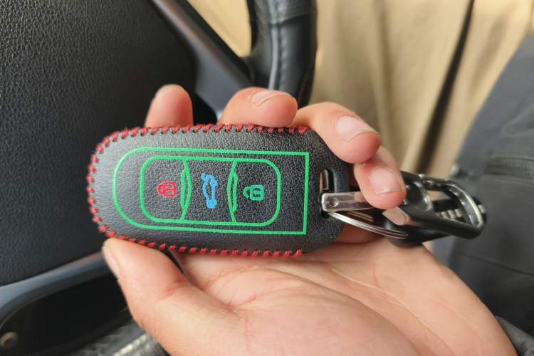 Used Geely Auto Emgrand X7 Sport 2016 1.8TD Automatic Smart Connectivity Version Vehicle Key