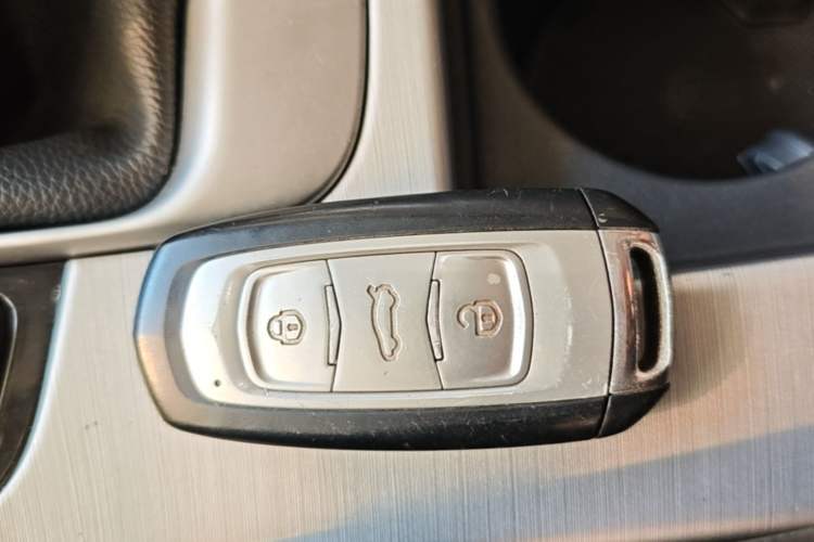 Used Geely Auto Emgrand X7 Sport 2016 2.0L Manual Smart Connect Version Vehicle Key