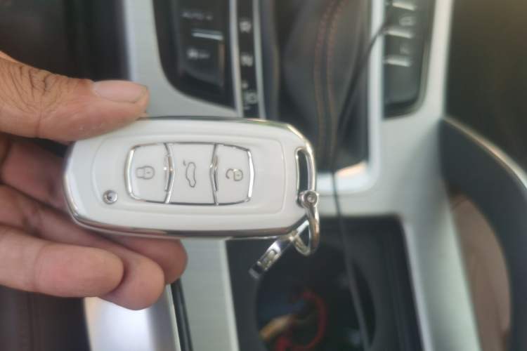 Used Geely Auto Emgrand X7 Sport 2016 1.8TD Automatic ZhiZun Version Vehicle Key