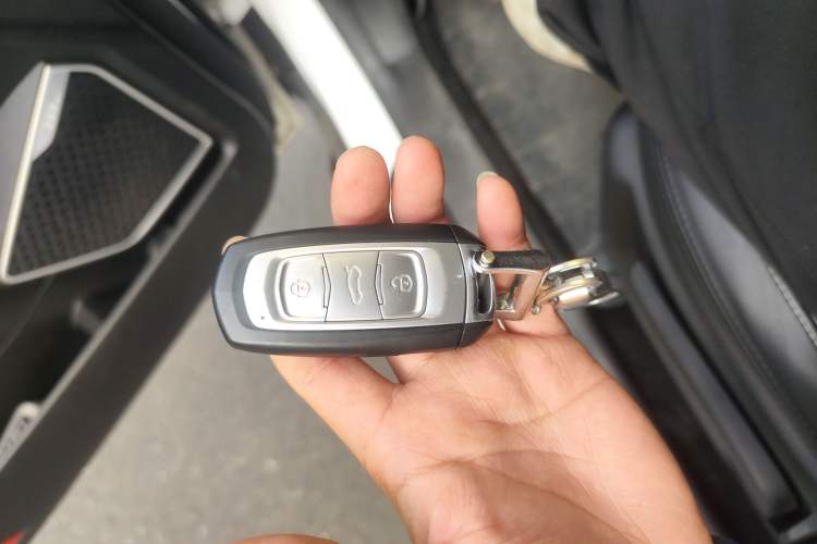 Used Geely Auto Emgrand X7 Sport 2016 2.0L Manual ZhiShang Version Vehicle Key