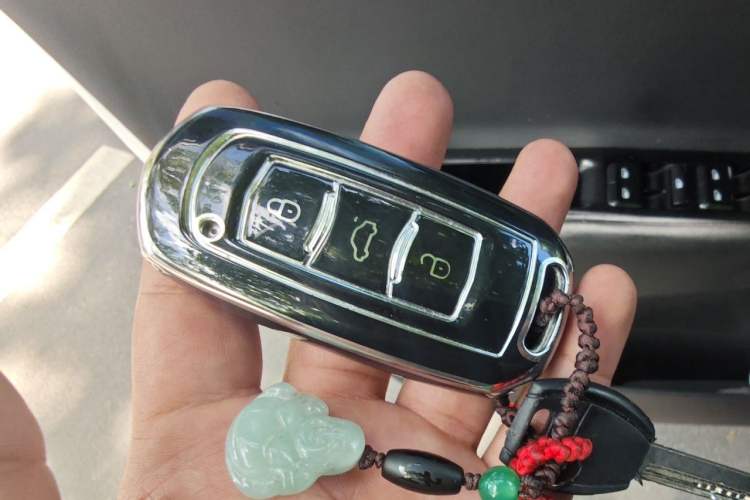 Used Geely Auto Emgrand X7 Sport 2016 2.0L Manual Smart Connect Version Vehicle Key