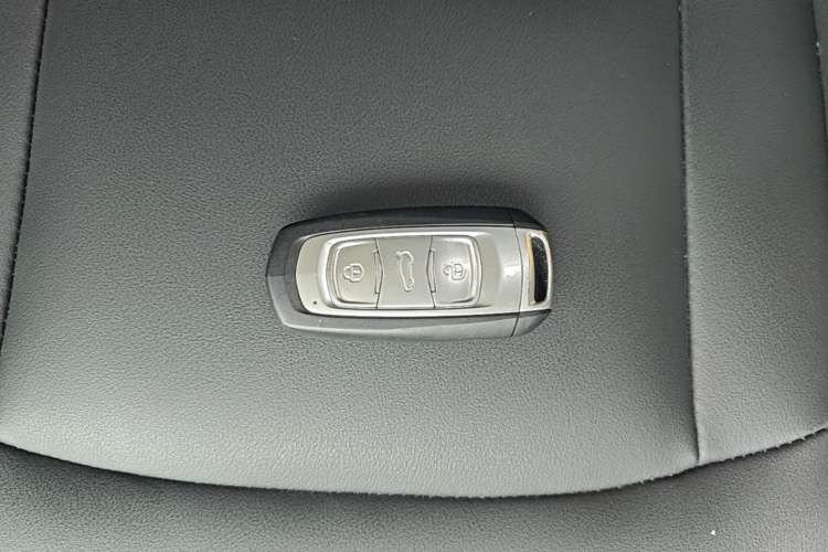 Used Geely Auto Emgrand X7 Sport 2016 2.0L Manual Smart Connect Version Vehicle Key
