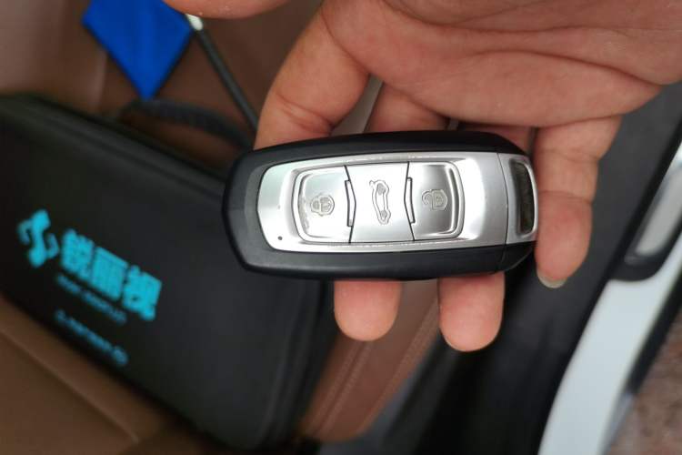 Used Geely Auto Emgrand X7 Sport 2016 1.8TD Automatic ZhiZun Version Vehicle Key