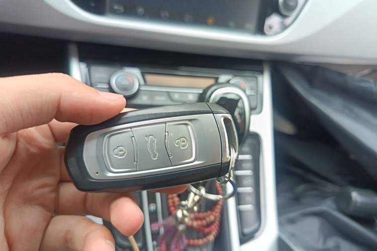Used Geely Auto Emgrand X7 Sport 2016 1.8TD Automatic Smart Connectivity Version Vehicle Key