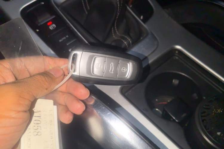 Used Geely Auto Emgrand X7 Sport 2016 2.0L Manual ZhiShang Version Vehicle Key