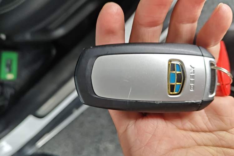 Used Geely Auto Emgrand X7 Sport 2016 1.8TD Automatic Smart Connectivity Version Vehicle Key