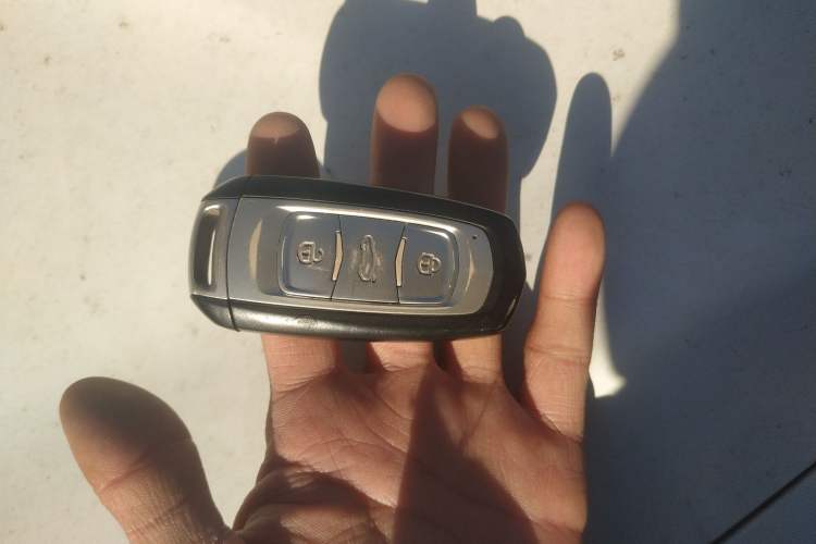 Used Geely Auto Emgrand X7 Sport 2016 2.0L Manual ZhiShang Version Vehicle Key