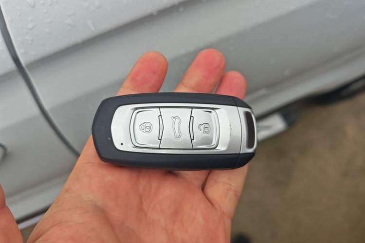 Used Geely Auto Emgrand X7 Sport 2016 1.8TD Automatic Smart Connectivity Version Vehicle Key
