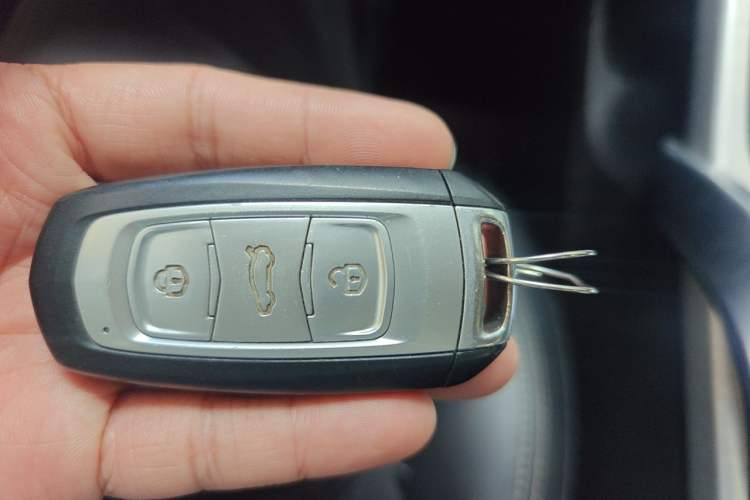 Used Geely Auto Emgrand X7 Sport 2016 1.8TD Automatic Smart Connectivity Version Vehicle Key