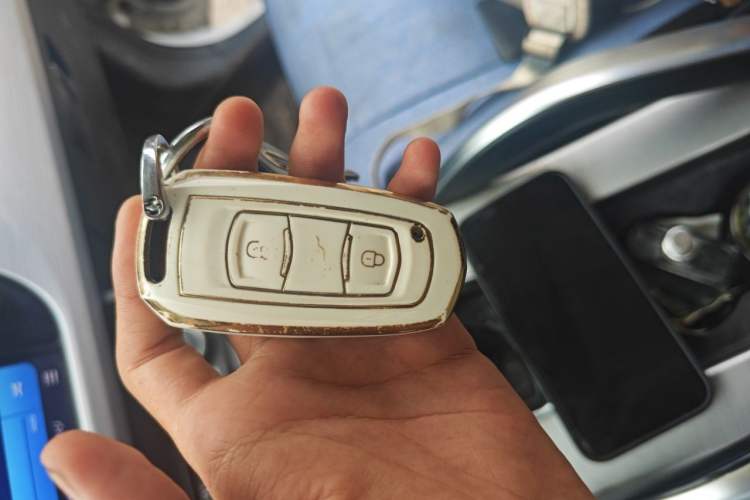 Used Geely Auto Emgrand X7 Sport 2016 2.0L Manual ZhiShang Version Vehicle Key
