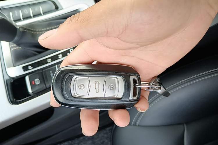 Used Geely Auto Emgrand X7 Sport 2016 1.8TD Automatic Smart Connectivity Version Vehicle Key