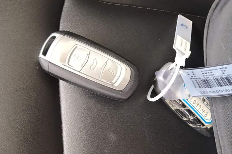 Used Geely Auto Emgrand X7 Sport 2016 1.8TD Automatic Smart Connectivity Version Vehicle Key