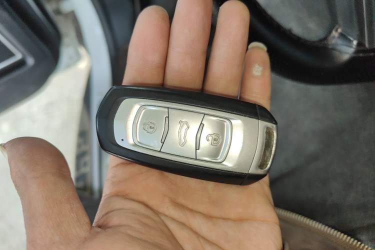 Used Geely Auto Emgrand X7 Sport 2016 1.8TD Automatic ZhiZun Version Vehicle Key