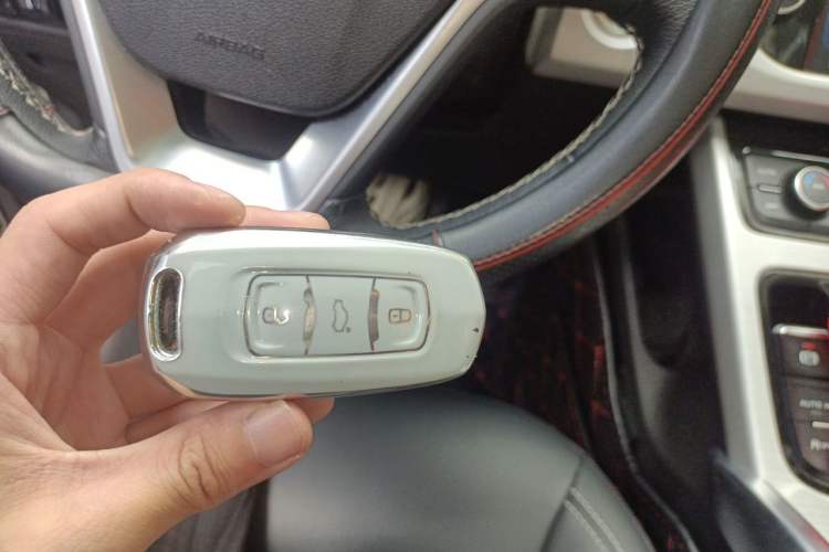 Used Geely Auto Emgrand X7 Sport 2016 1.8TD Automatic Smart Connectivity Version Vehicle Key