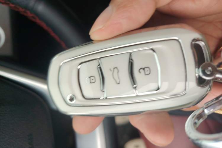 Used Geely Auto Emgrand X7 Sport 2016 1.8TD Automatic ZhiShang Model Vehicle Key