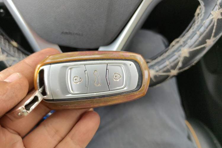 Used Geely Auto Emgrand X7 Sport 2016 1.8TD Automatic Smart Connectivity Version Vehicle Key