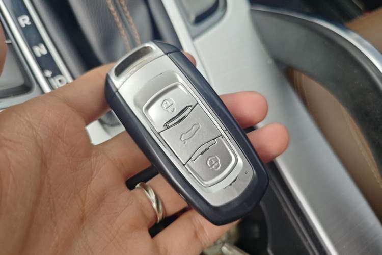 Used Geely Auto Emgrand X7 Sport 2016 1.8TD Automatic ZhiZun Version Vehicle Key