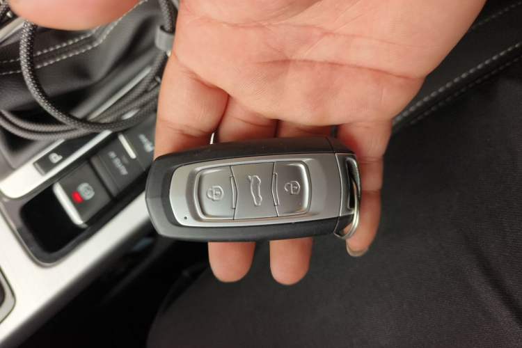 Used Geely Auto Emgrand X7 Sport 2016 1.8TD Automatic Smart Model Vehicle Key