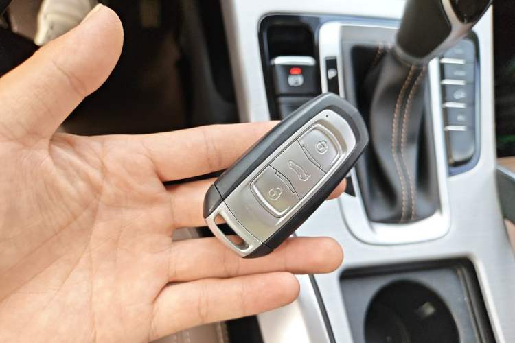 Used Geely Auto Emgrand X7 Sport 2016 1.8TD Automatic ZhiZun Version Vehicle Key