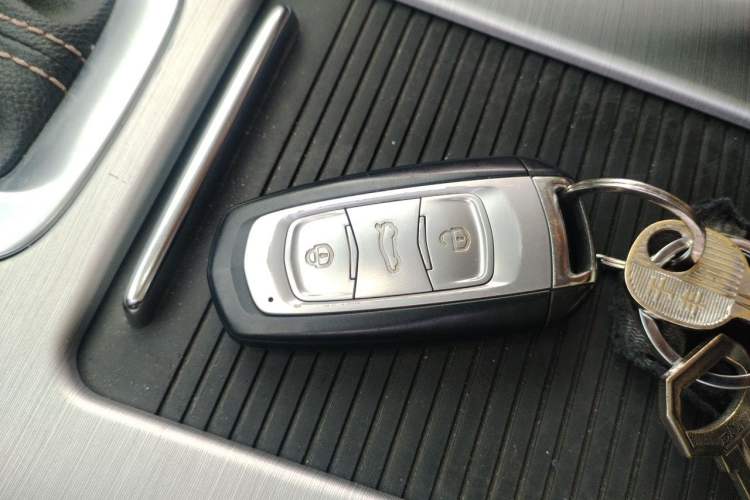 Used Geely Auto Emgrand X7 Sport 2016 1.8TD Automatic ZhiZun Version Vehicle Key