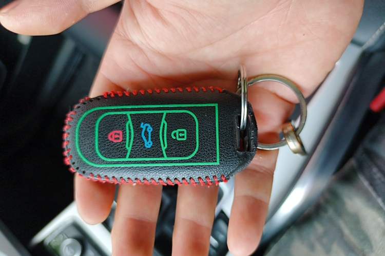 Used Geely Auto Emgrand X7 Sport 2016 2.0L Manual ZhiShang Version Vehicle Key