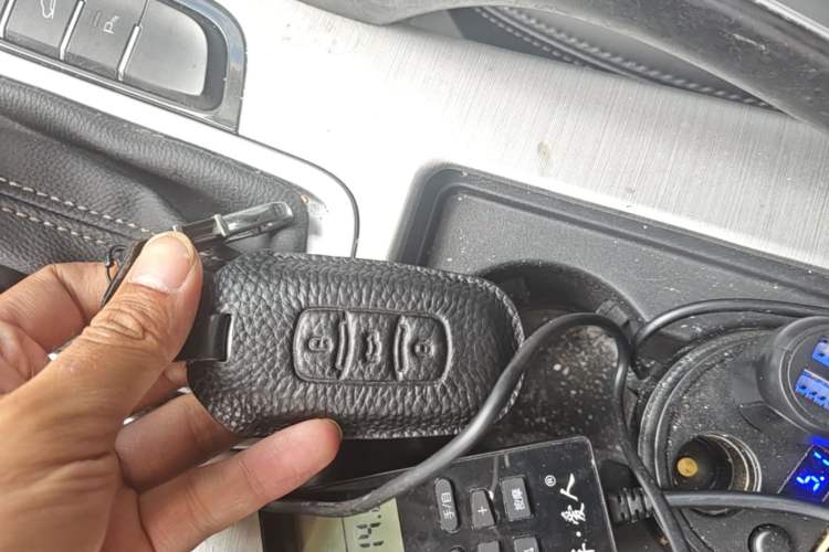 Used Geely Auto Emgrand X7 Sport 2016 1.8TD Automatic ZhiShang Model Vehicle Key