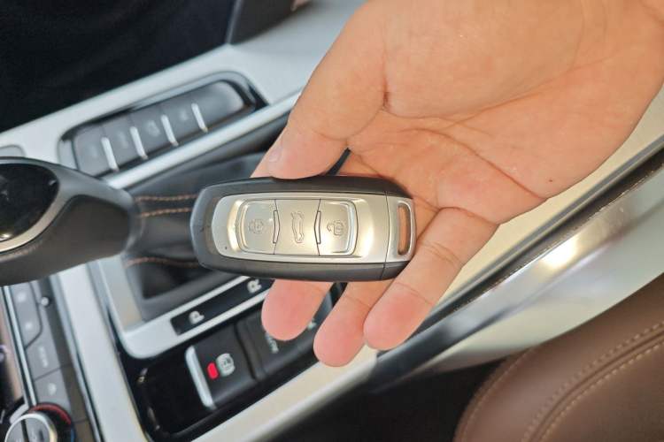 Used Geely Auto Emgrand X7 Sport 2016 1.8TD Automatic ZhiZun Version Vehicle Key