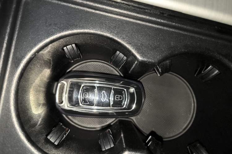 Used Geely Auto Emgrand X7 Sport 2016 1.8TD Automatic ZhiZun Version Vehicle Key