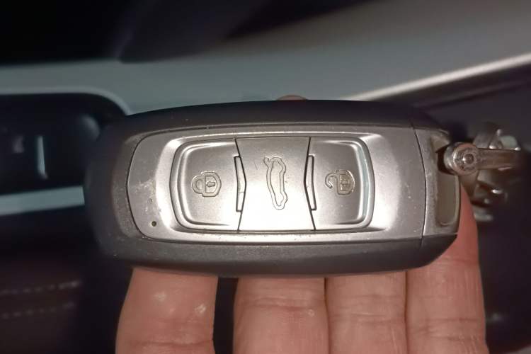 Used Geely Auto Emgrand X7 Sport 2016 1.8TD Automatic Smart Connectivity Version Vehicle Key