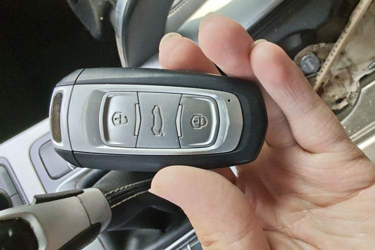 Used Geely Auto Emgrand X7 Sport 2016 2.0L Manual ZhiShang Version Vehicle Key