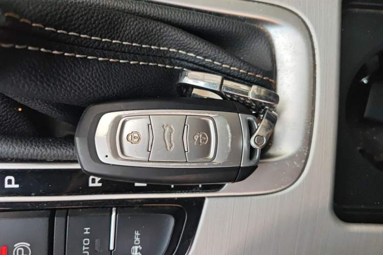 Used Geely Auto Emgrand X7 Sport 2016 1.8TD Automatic ZhiShang Model Vehicle Key