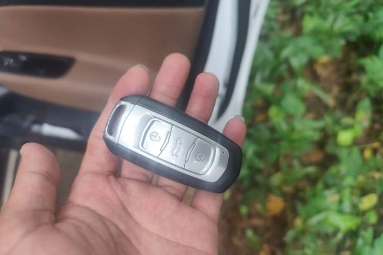 Used Geely Auto Emgrand X7 Sport 2016 1.8TD Automatic ZhiZun Version Vehicle Key
